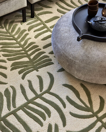 Palma Matta under beige puff