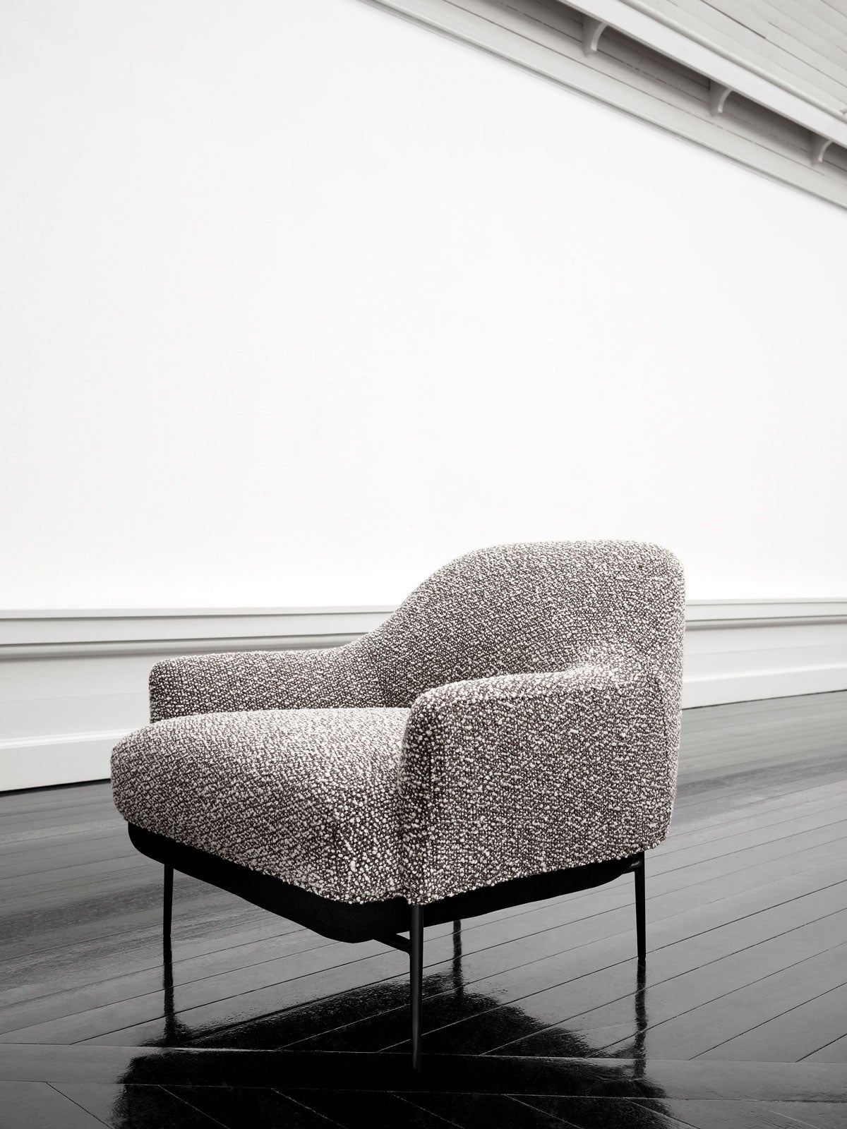 Fåtöljen Chill (Låg) i tyget Silenzio col. 6