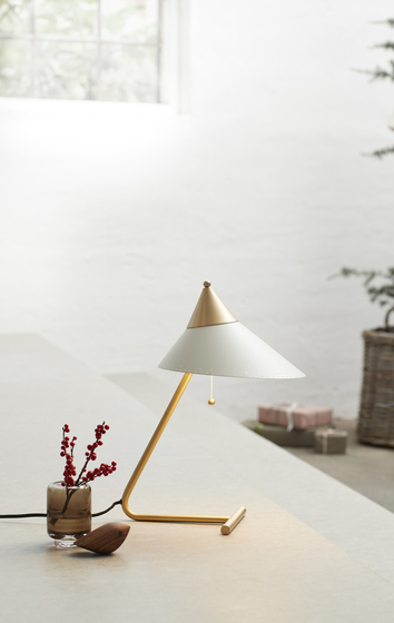 Brass Top Bordslampa i färgen Warm White