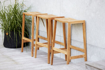 Flip-bar-stool