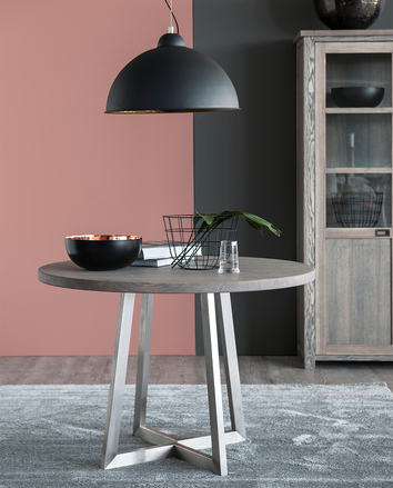 Ancona Matbord Runt Stålben dukat med dekorativa detaljer