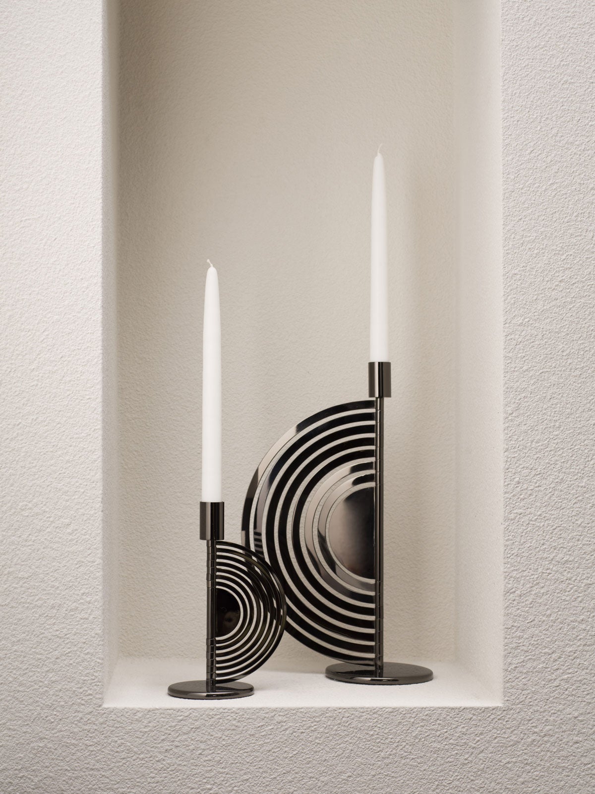 Cirkus Ljusstakar Svart, kombinera liten och medium tillsammans för ett snyggt stilleben. 