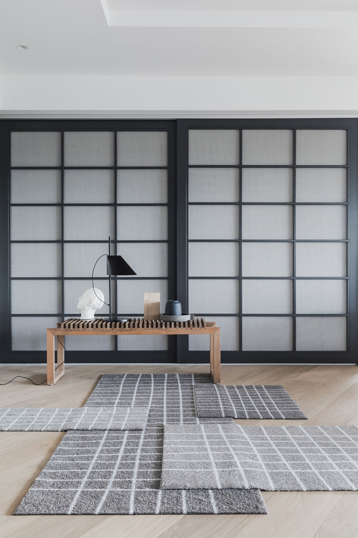 Hand-tavertine_heymat_02_kristinefivemelvær_kirstenvisdal_sofiebrovold