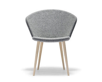 Stolab©-Miss-Holly-stol-klädd-björk-ljus-mattlack-Hallingdal-65-130-0101