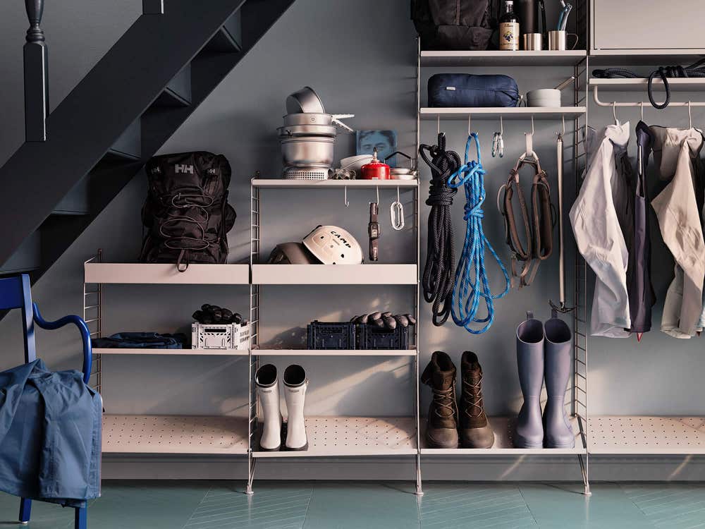 String-inpiration-hall-start-tibergs.jpg Hallförvaring i grått