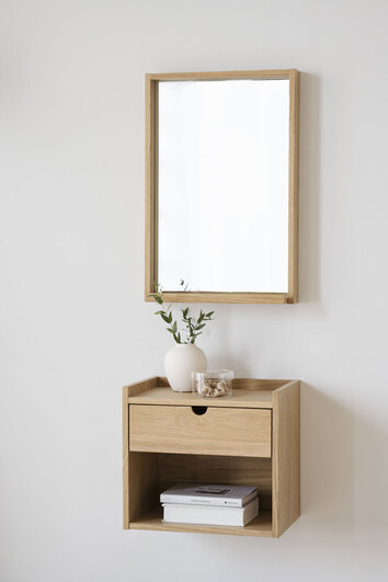 Hillmond Spegel 60x40 Ek hängande på vägg