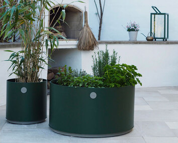 Grow Planter Dark Green / Taupe i olika storlekar med planteringar