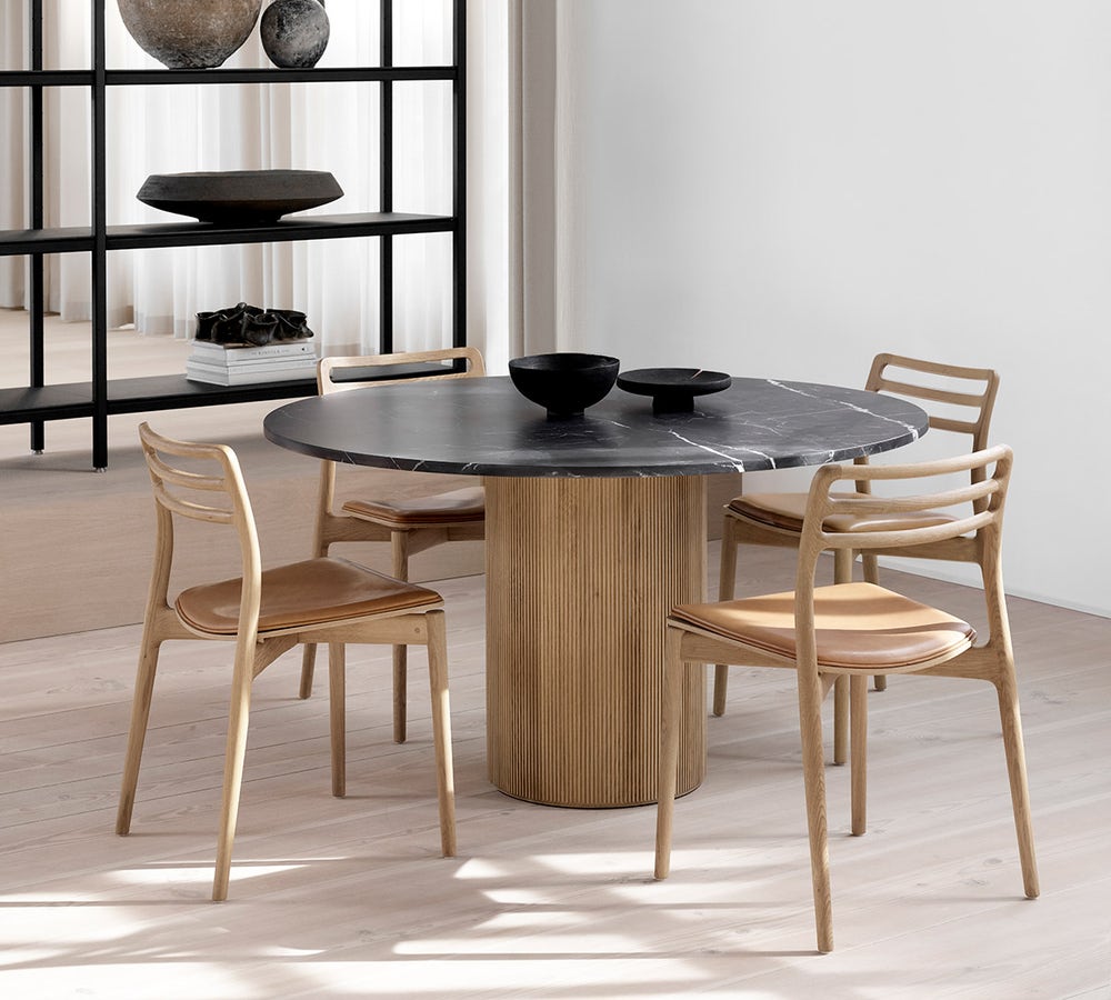 Vipp_494_bord_ljusek.jpg Handla matgrupp på kampanj hos Tibergs Möbler