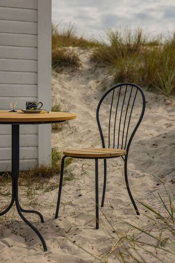 Akleja Stol från Grythyttan på strand
