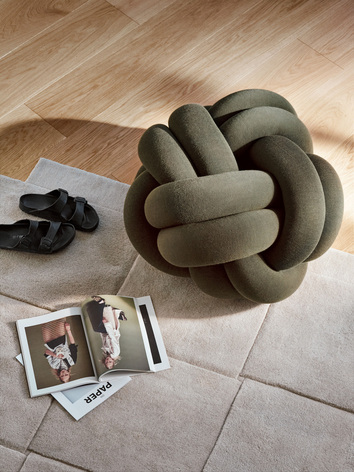 image2-2682-6600-KnotXLGreen-Lifestyle