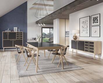 CASØ 700 Matbord med stolar som del av matgrupp