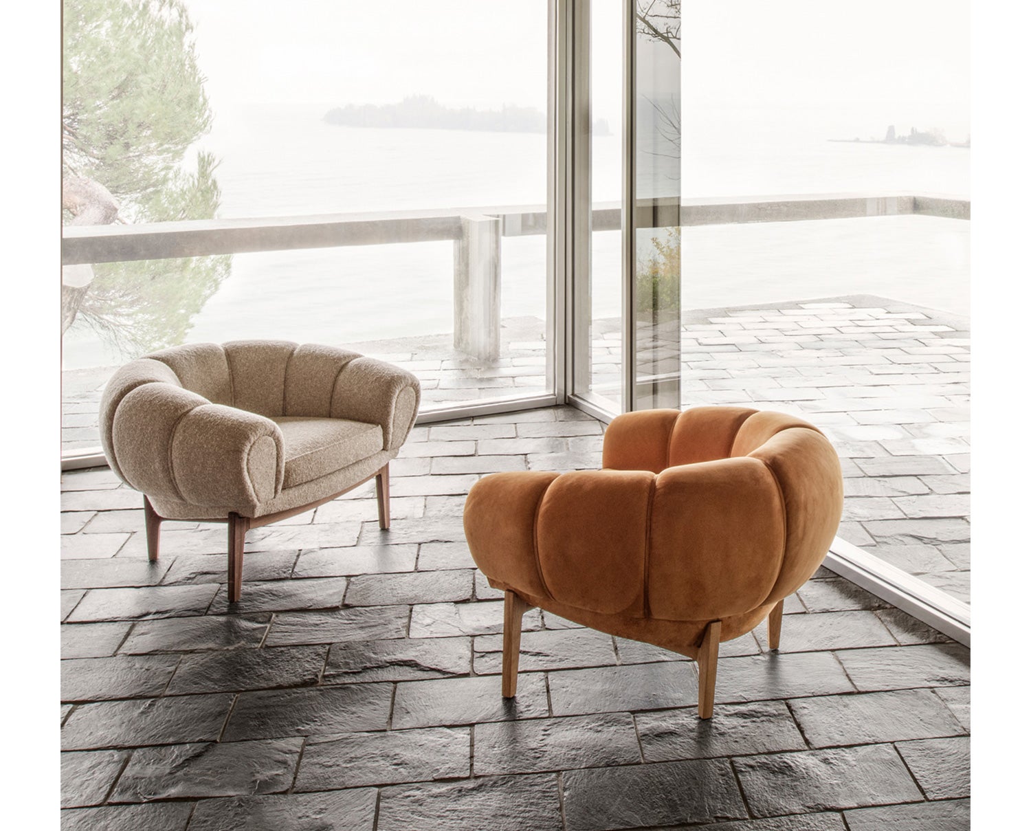 Croissant-Loungefåtölj-Miljöbild