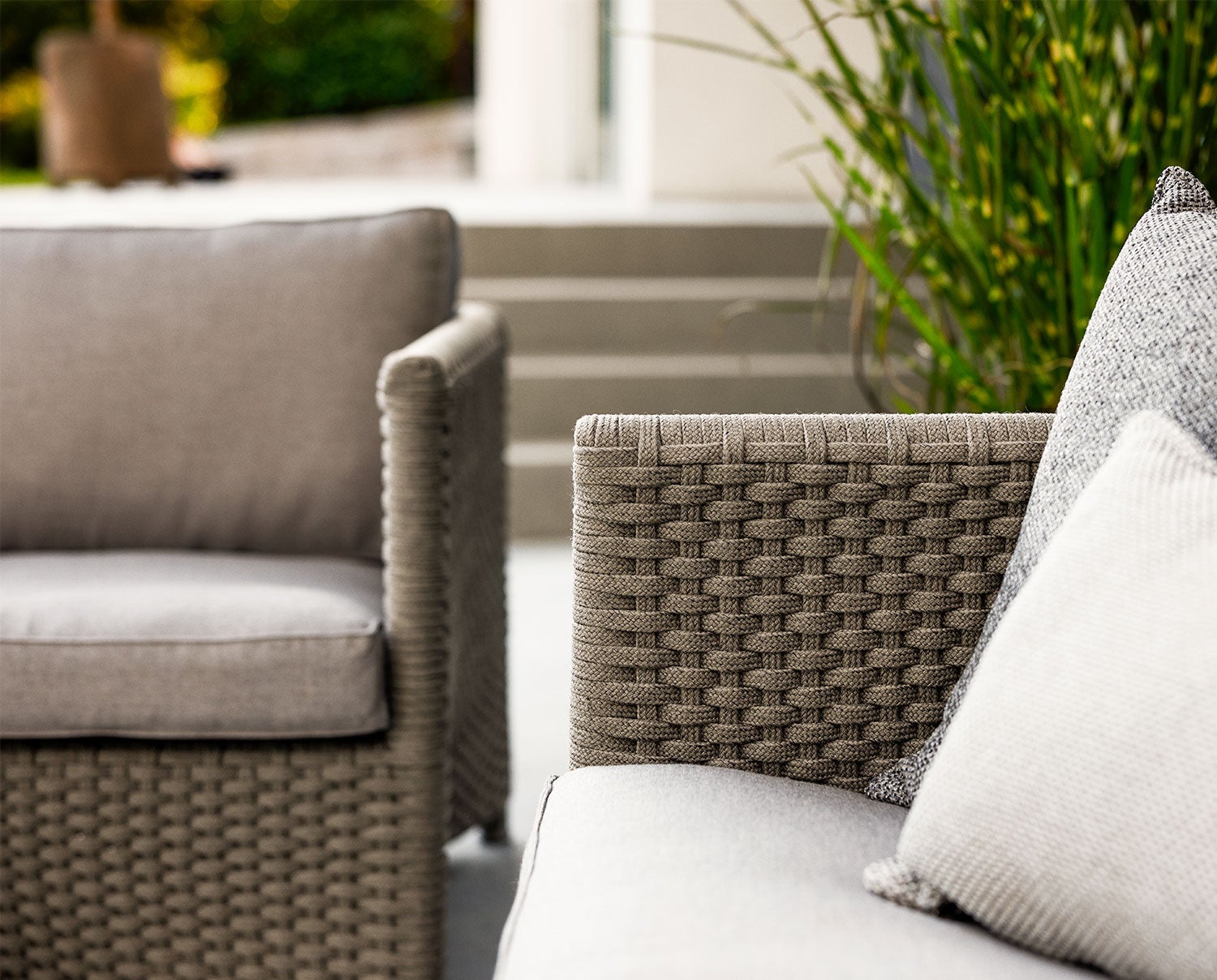 Detalj Diamond 2-sits Soffa i färgen Taupe