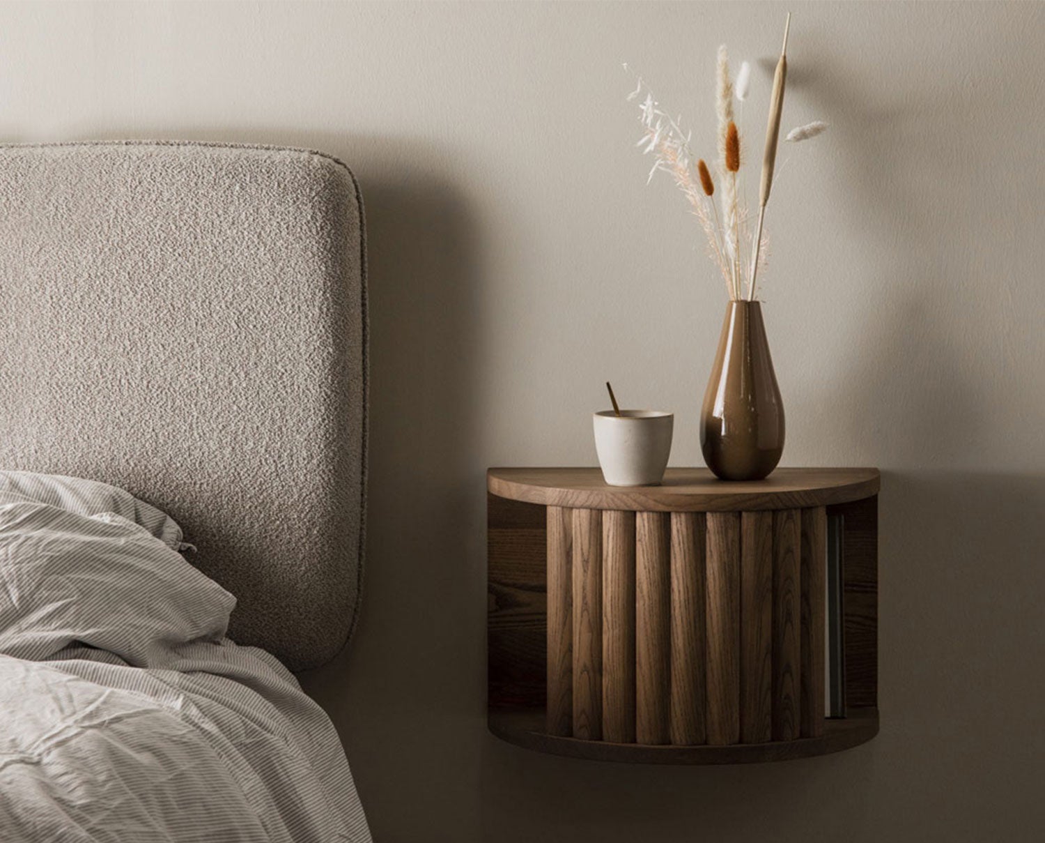 Velvet Sängbord Antik Brunoljad Ask