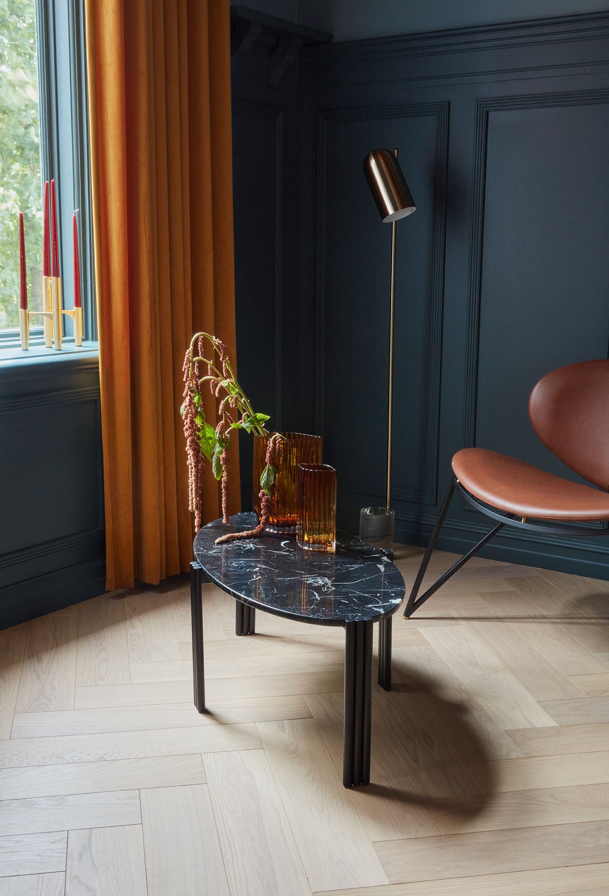 Tribus-Soffbord-Black-Black-Oval-Miljo-1