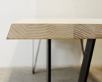 Detaljbild på Mölleberga matbord