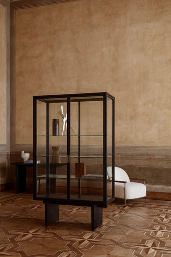 Private Vitrinskåp | Brunsvart Ek