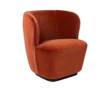 Stay_LoungeChair_75_Swivel_FullyUpholstered_Black_GUBI_Velluto-641_F3Q