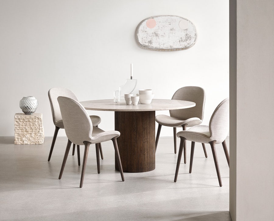 Vipp462-lodge-chair-ruskin-01.jpg Vipp Lodge ChairDark Oak | Fabric Ruskin 04 and Table 494