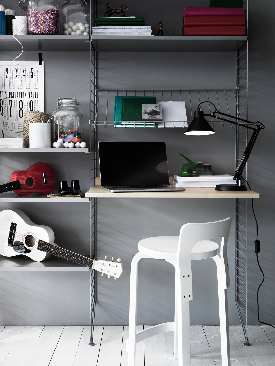 String system för barnrum med skrivbord
