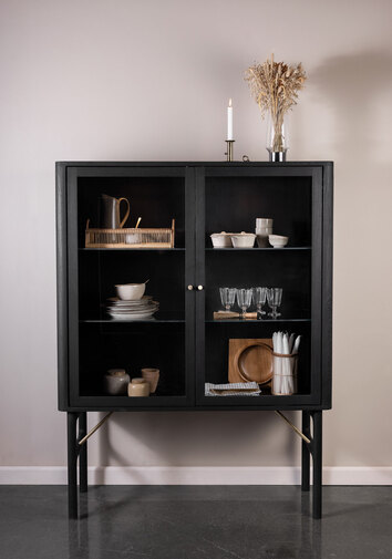 Vitrinskåpet Ant i svartoljad ask (C14).