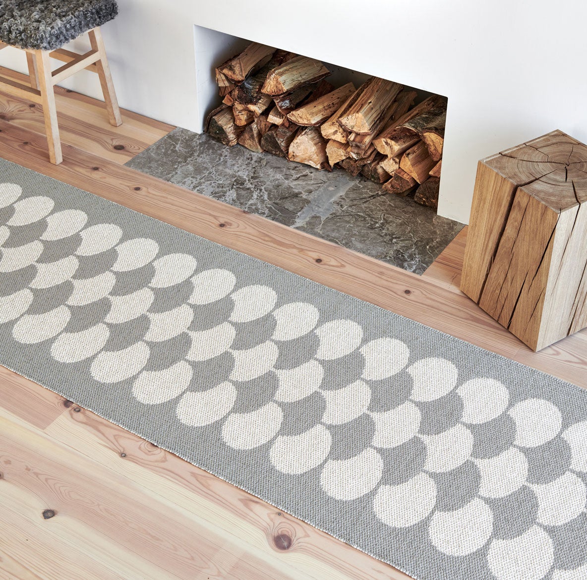 Handla plastmattor från Pappelina hos Tibergs Möbler