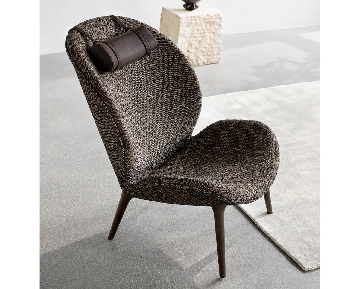 Vipp466-lodge-lounge-safire-02-neckpillow