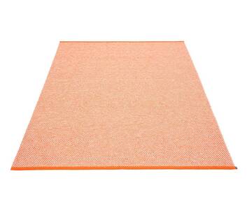 Effi matta Orange från Pappelina. 
