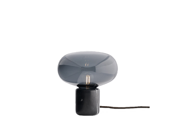 Karl-Johan bordslampa Svart Marmor från New Works