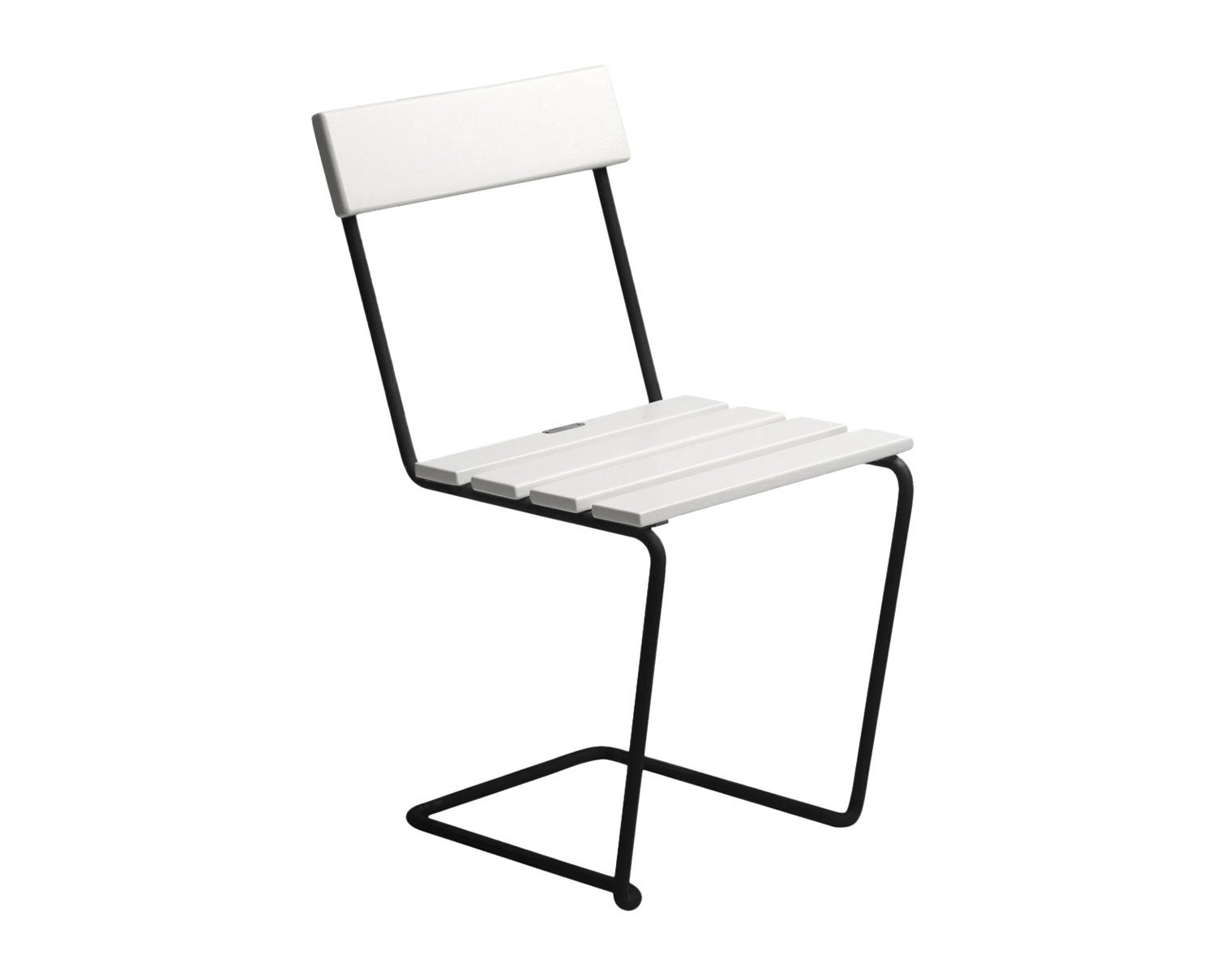 Stol 1 i vitlackad ek med svart stativ