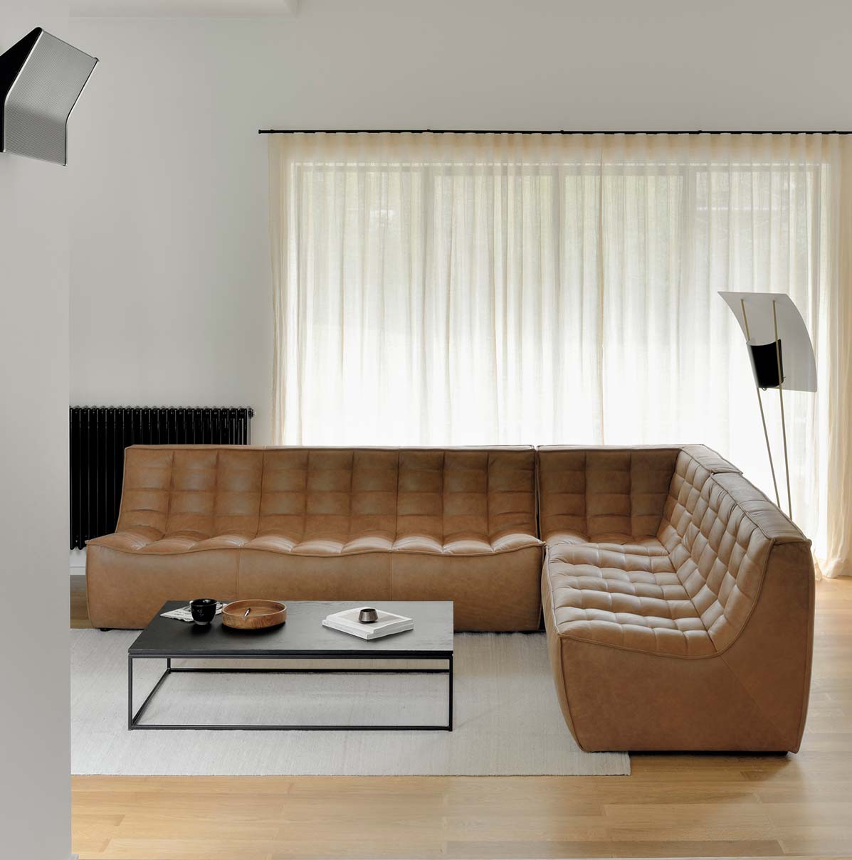 N701-soffa-miljö-old-saddle-2-Ethnicraft