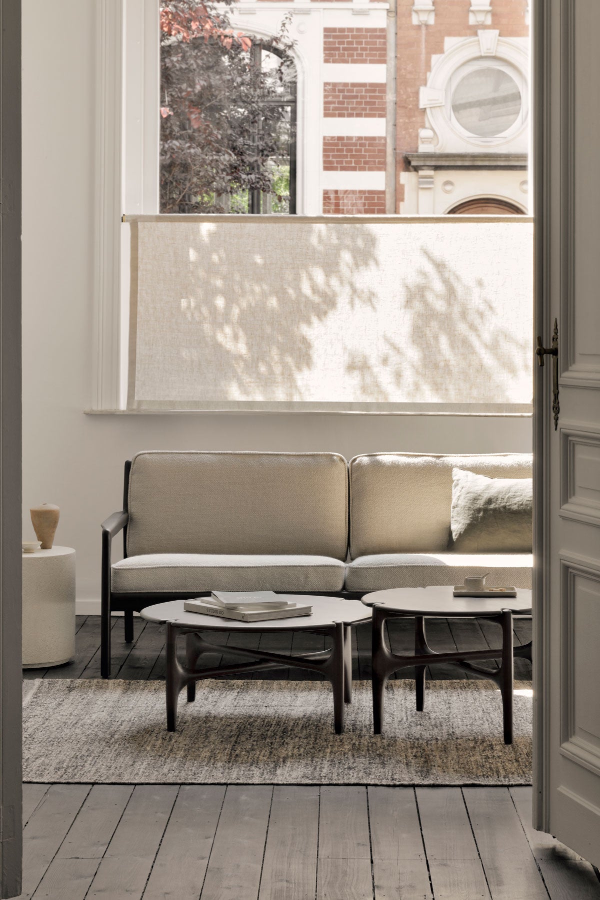 Jack-Soffa-Brunbetsad-Mahogny-Ivory-Miljo_1