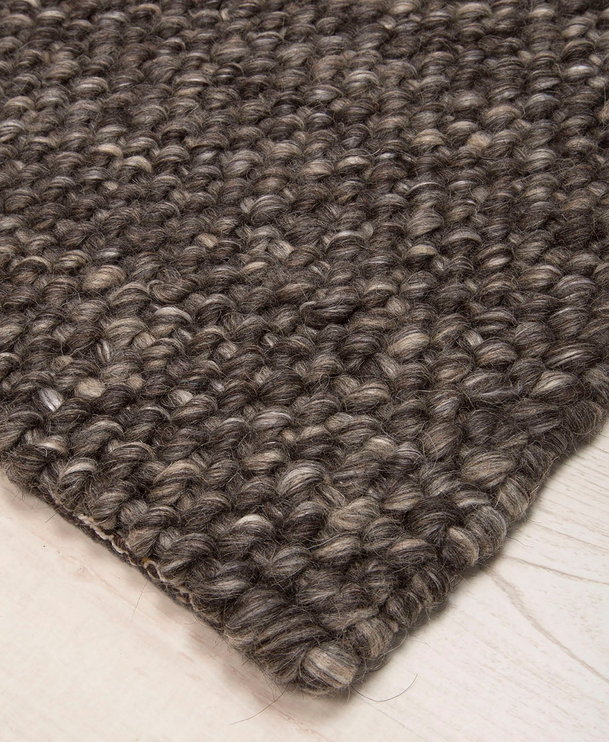 Granada dark grey detalj 2 Bargi