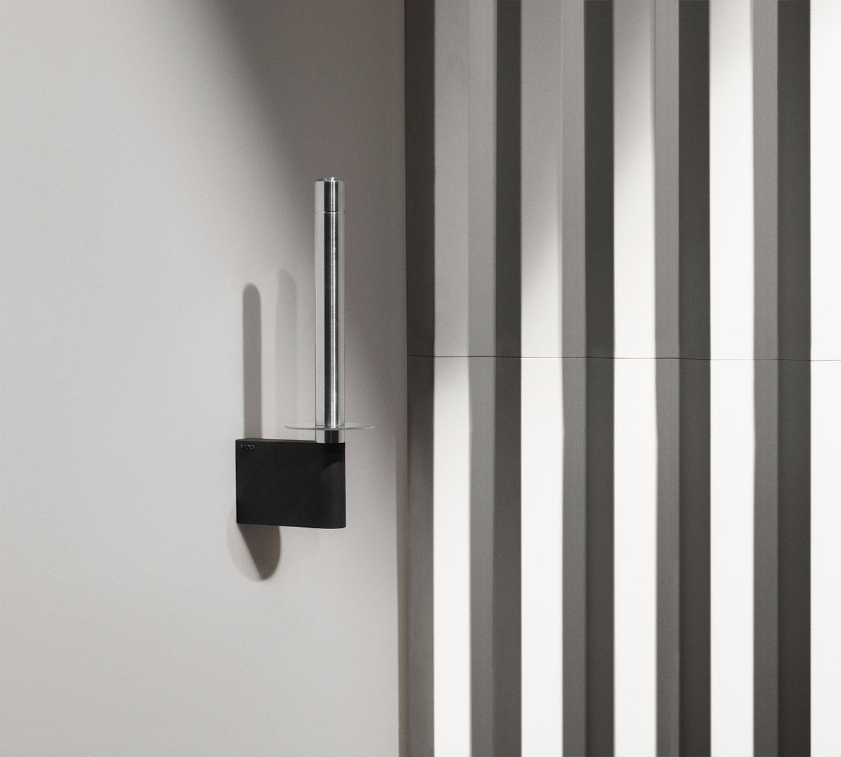 Vipp-4-spare-roll-holder-03-high