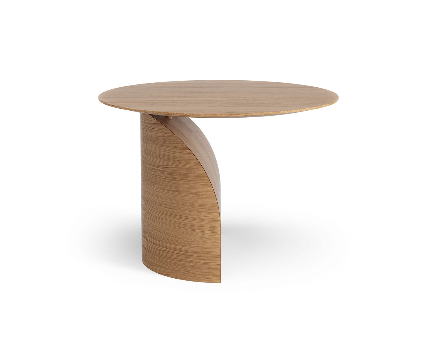 Oljad ek. Diameter 64 centimeter. Höjd 40 centimeter.