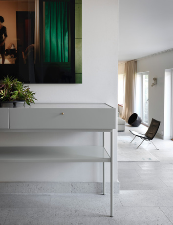 Luc-console-std-160-Storm-Grey-miljo-vardagsrum