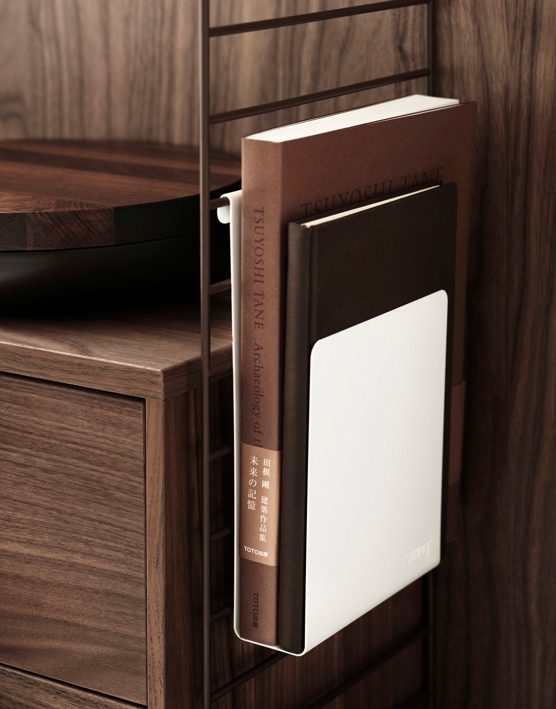 inspiration-string-system-magazine-holder-white-walnut-upclose_portrait_xlarge
