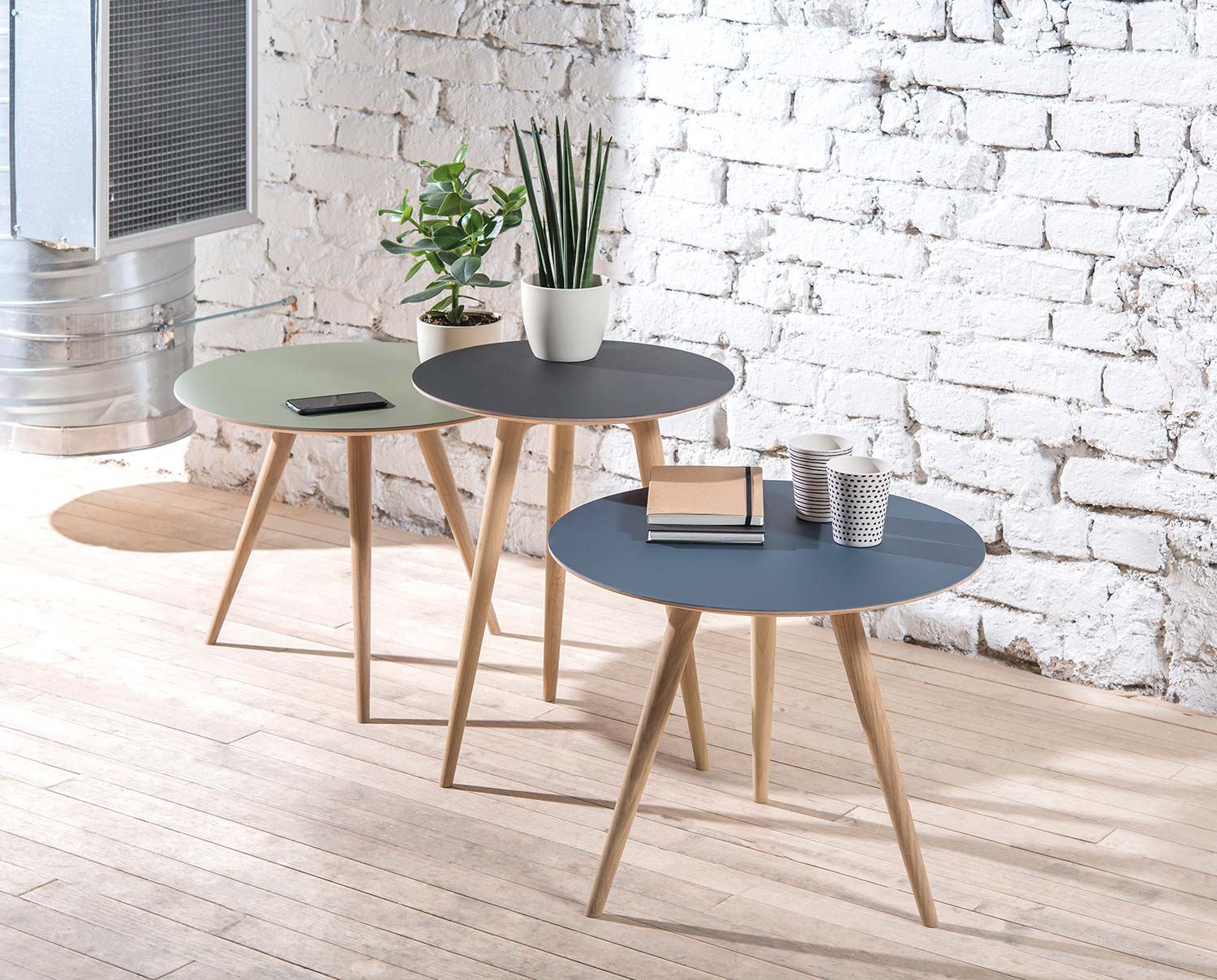 Arp Sidobord i olika höjder och färger