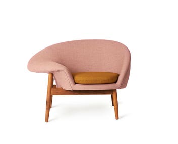 friedegg-loungechair-teak-palerose-darkorchre-01-vyellow-warm-nordic