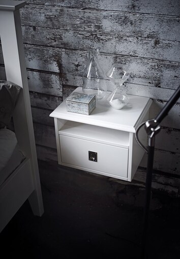 Smögen Sängbord Vägghängt | Vitlack