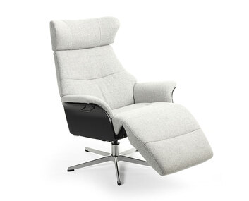 Air med inbyggt fotstöd. Svart ek - Tyg Mika Light Grey