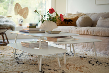 LILL_interior_4seater_linenL007_TETRIS_coffee_table_set_white_5