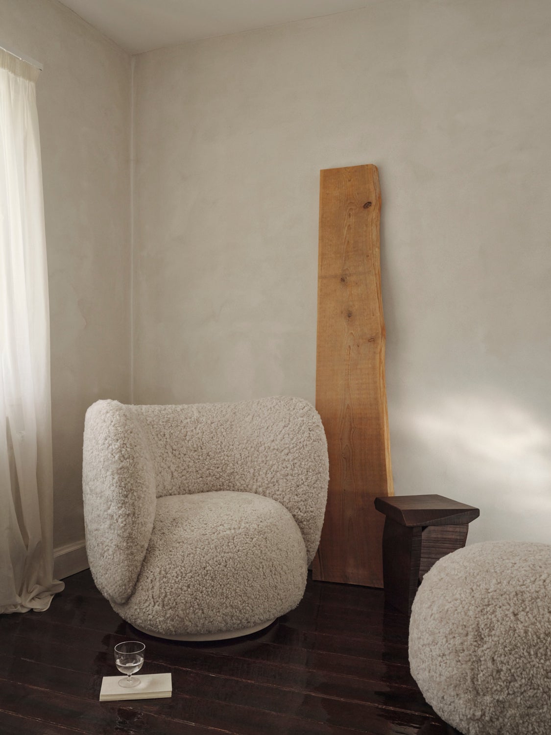 fermLIVING-Rico-Lounge-Chair-Sheepskin-Moonlight-1104270248-Lifestyle