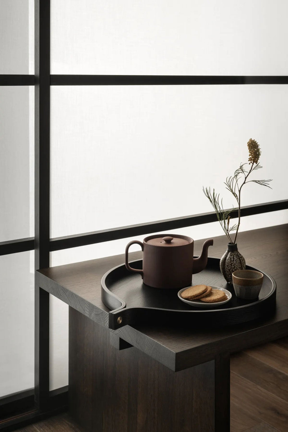 Miljöbild på Comma, i svartbetsad ask