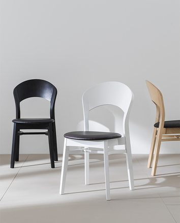 Tre stycken Rainbow Stolar i olika utföranden