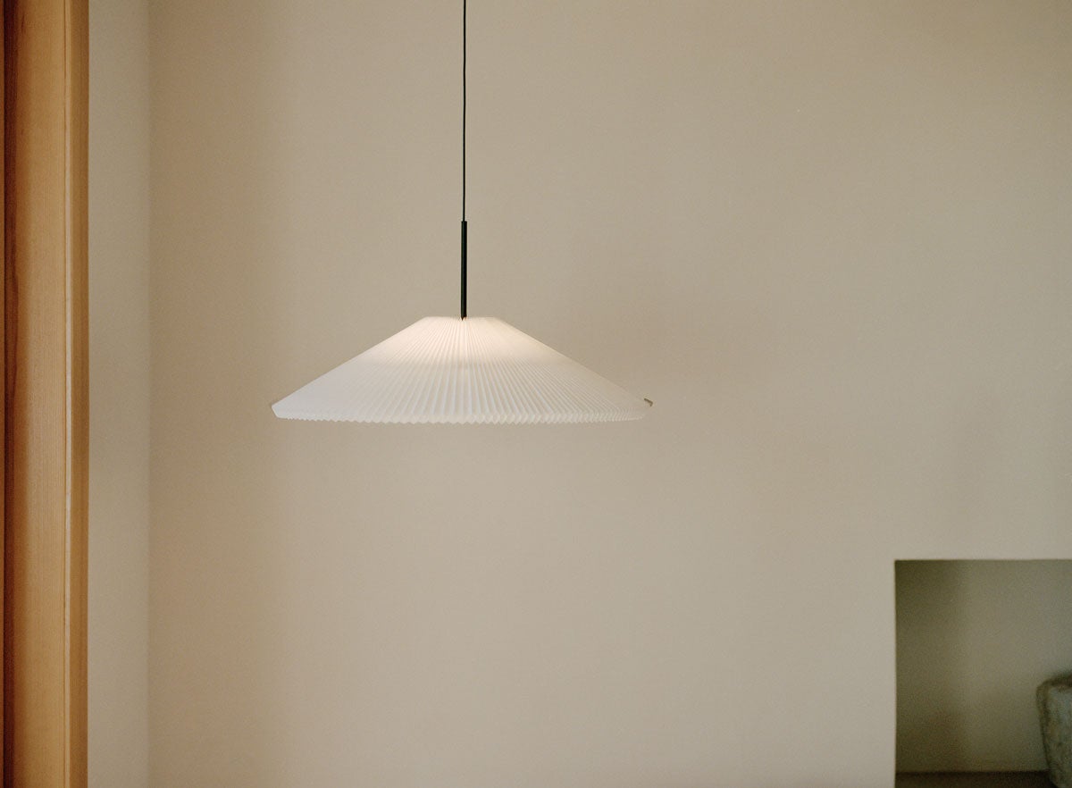 New-Works_Lifestyle_22220_Nebra-Pendant-Lamp-Small_8