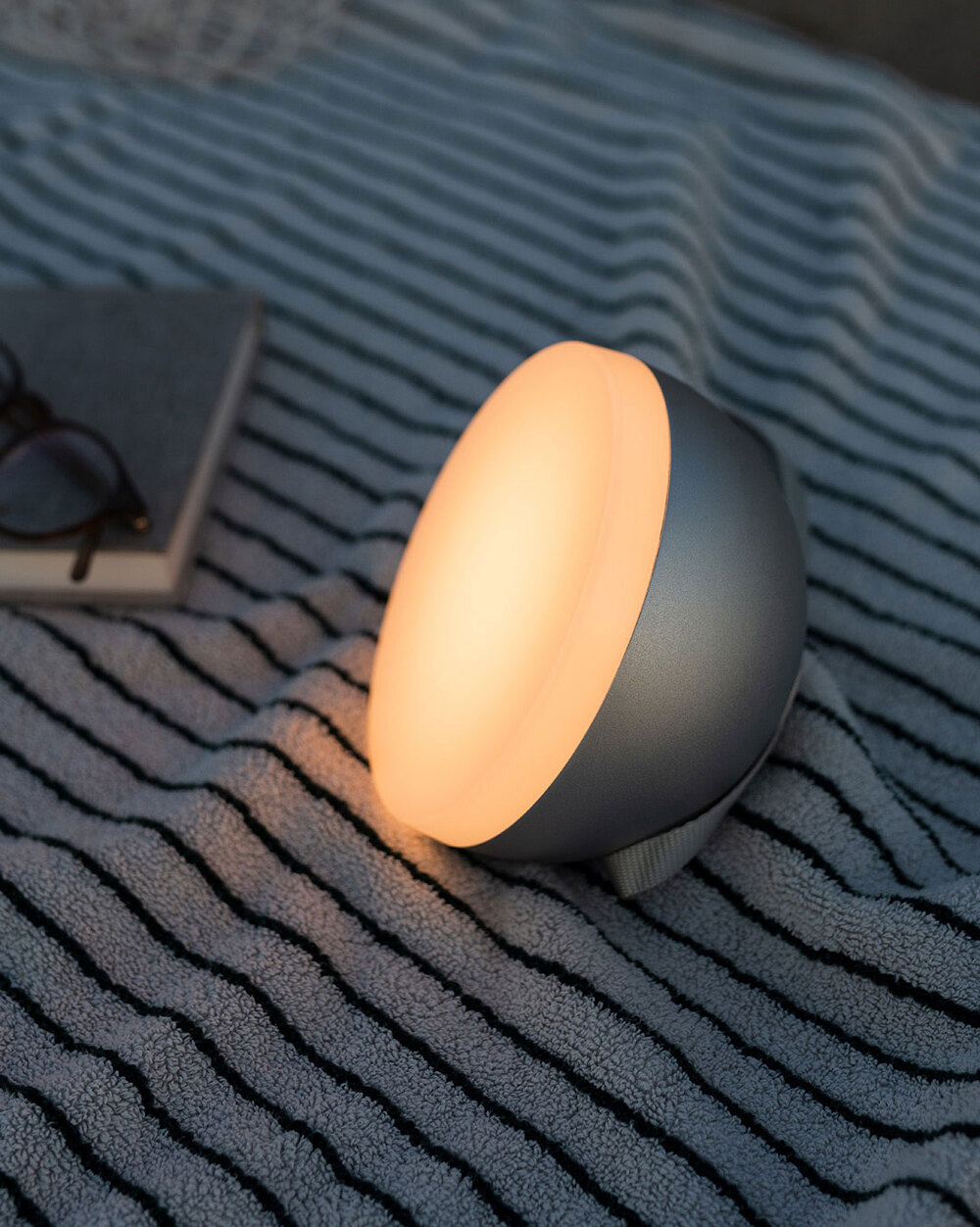 1080x1920_New-Works_Beach_Sphere-Adventure-Light_Warm-Grey_3-klippt