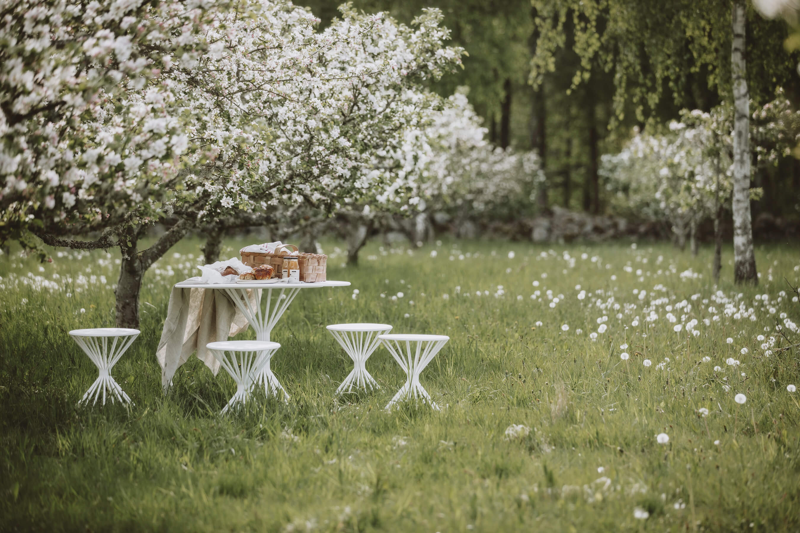Handla utemöbler från Fabrikant hos Tibergs Möbler