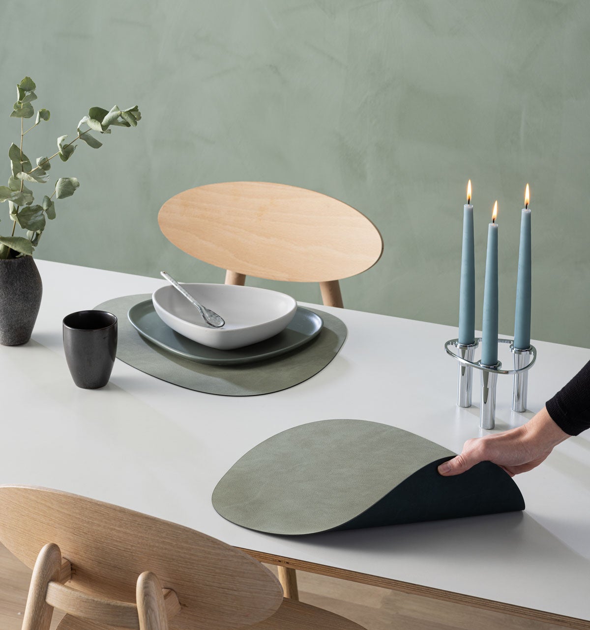 Handla bordstabletter från Lind DNA hos Tibergs Möbler