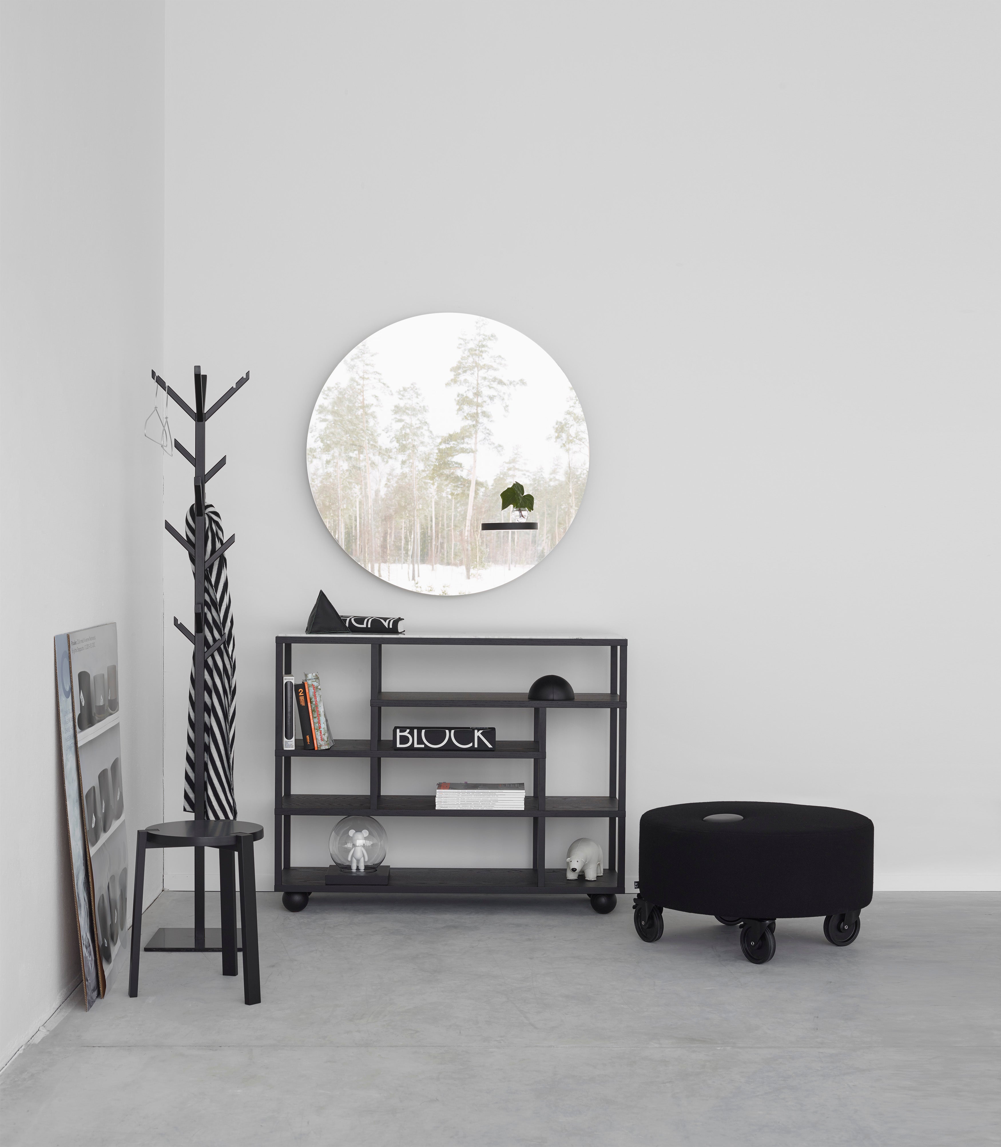 Show Hylla i Svart Ek från A2 Designers.